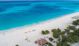 Aerolíneas Argentinas extiende su operación a Aruba hasta abril de 2026