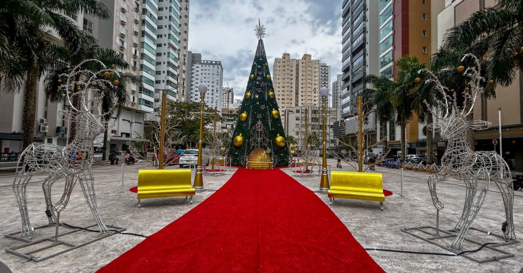 Apertura de  “Viva o natal ” en Balneário Camboriú