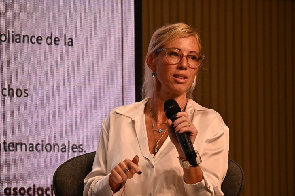 Paula Honisch llega a Ethix como Legal & Compliance Advisor​