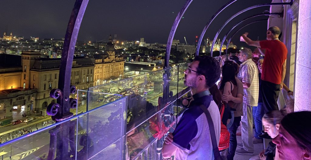 La Torre Monumental abre su mirador para visitarlo bajo la luz de la luna