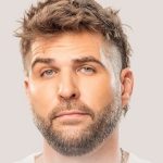 JUAMPI GONZÁLEZ presenta su nuevo espectáculo”OVEJA NEGRA”