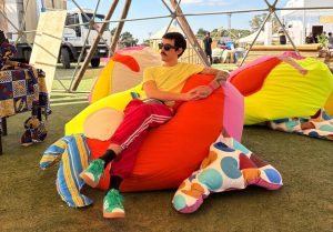 Nika Seniora - Descanzando la Cabeza