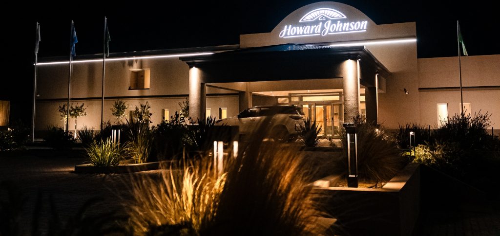 HJ Bahia Blanca_fachada nocturna